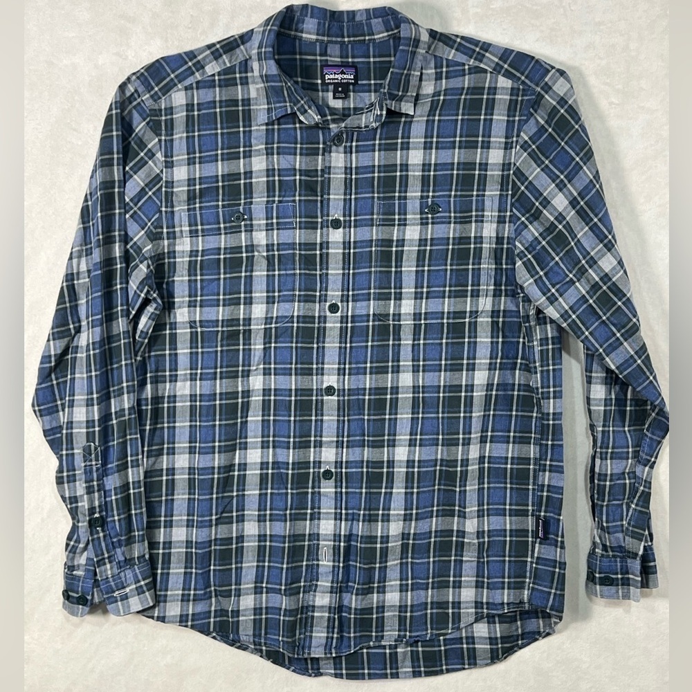 Patagonia Size Medium Navy Plaid Organic Cotton Button Front Shirt EUC
